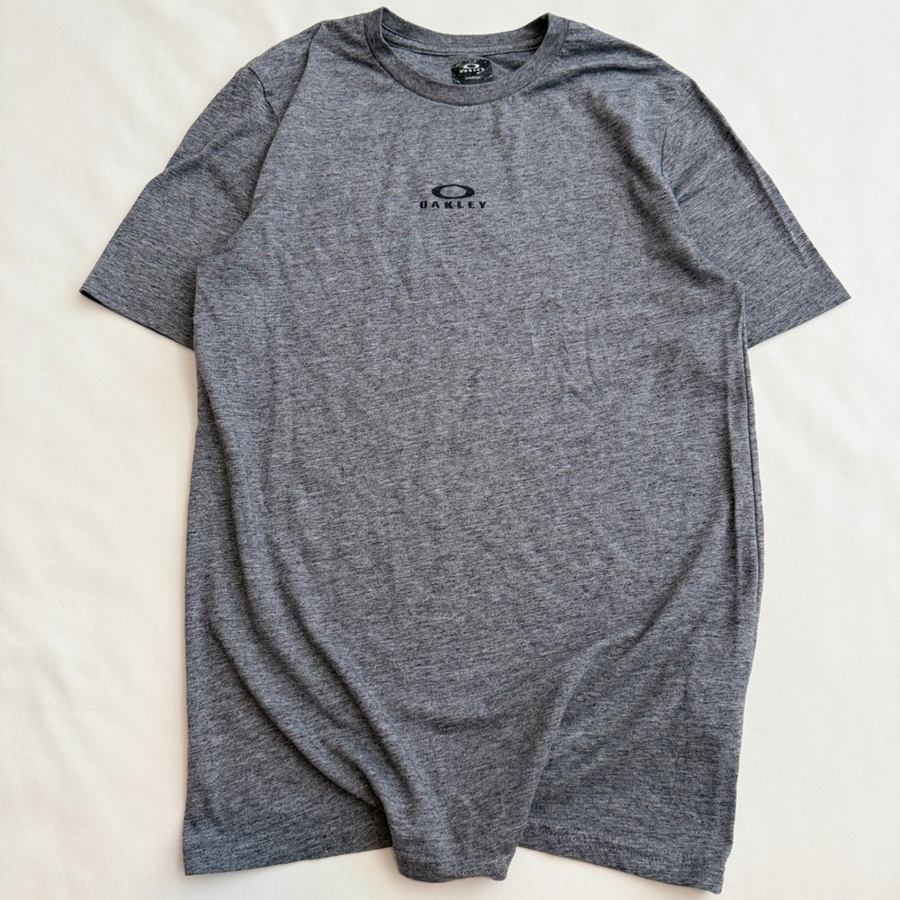 Oakley T-Shirt Mens Small Grey Hydrolix Performance Fit Short Sleeve Logo Tee